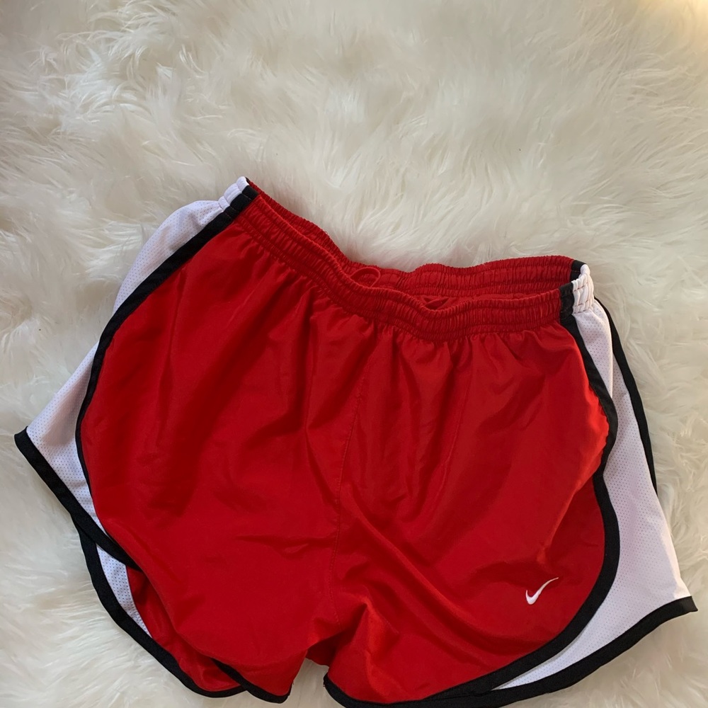 Women’s Nike tempo running shorts 3 in.